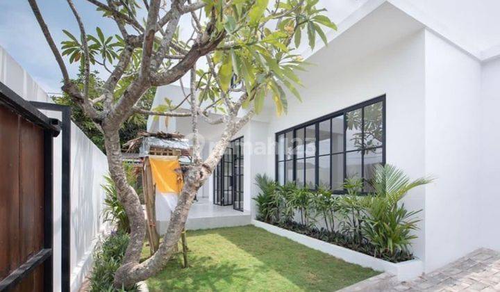 Rumah Modern Contemporary di Mertanadi, Seminyak (Furnished) 2