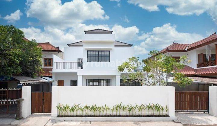 Rumah Modern Contemporary di Mertanadi, Seminyak (Furnished) 1