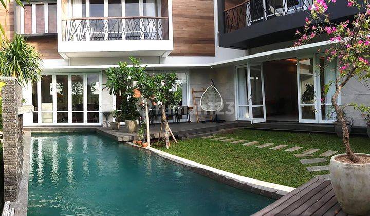 Rumah 2 Lantai View Laut di Ungasan Furnished 1