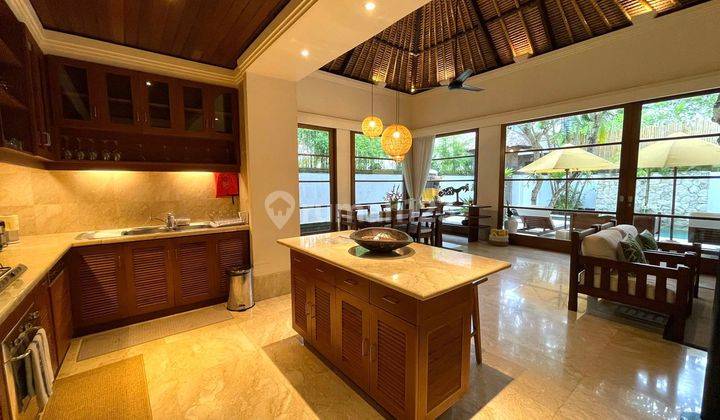 Tropical luxury villa few steps away to Jimbaran Beach 2