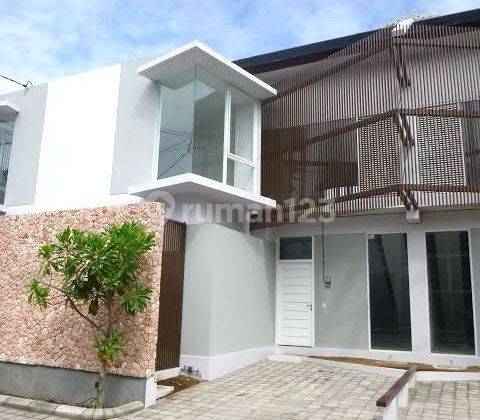 Rumah Full Furnished One Gate System dekat Sunset Road 1