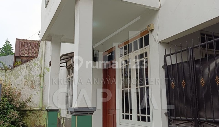Strategic House Ready to Occupy, Suitable for Residence or Business in Cibogo Atas, Bandung