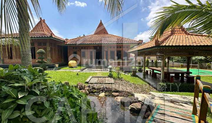 Rumah Villa Javanesse Style dengan Kebun nan Luas di Purwakarta Cocok Untuk Berlibur Ataupun Dijadikan Resto Tradisional