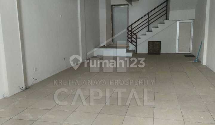 Ruko 3 Lantai Siap Pakai Usaha di Pasirkaliki 23 Bandung