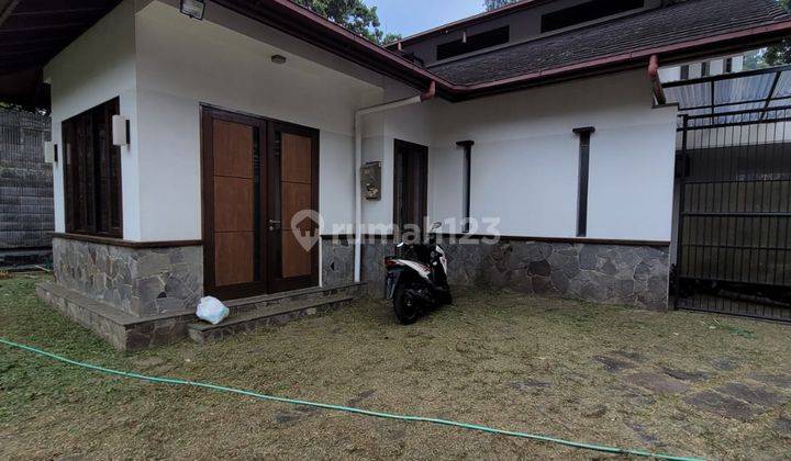 Rumah Mewah Strategis Di Hegarmanah Setiabudi Ada Kolam Renang 2