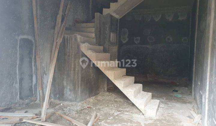 Di  Rumah Daerah Medan Perjuangan Komplek Woodville