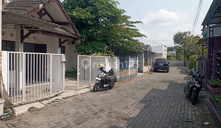 Rumah 2 Lantai di Perum Parangtritis Graha Yasa Sewon Bantul