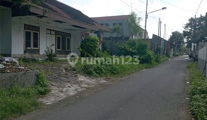 Rumah Shm Di Jl. Mantrijeron Mantrijeron, Mantrijeron, Kota Yogyakarta, Daerah Istimewa Yogyakarta Rumah Shm Di Jl. Mantrijeron Mantrijeron, Mantrijeron, Kota Yogyakarta, Daerah Istimewa Yogyakarta