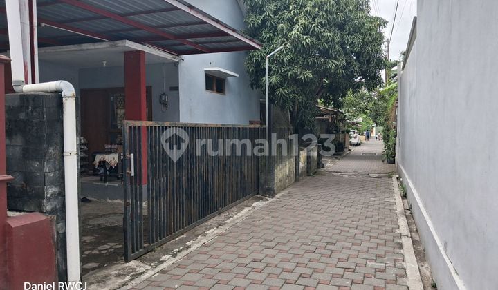 Wide Yard House for Sale Cheap in Keparakan, Mergangsan, Yogyakarta 1