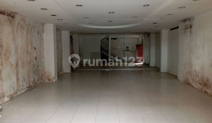 4-Storey Shophouse on Urip Sumoharjo Street, Klitren, Gondokusuman, Yogyakarta 2