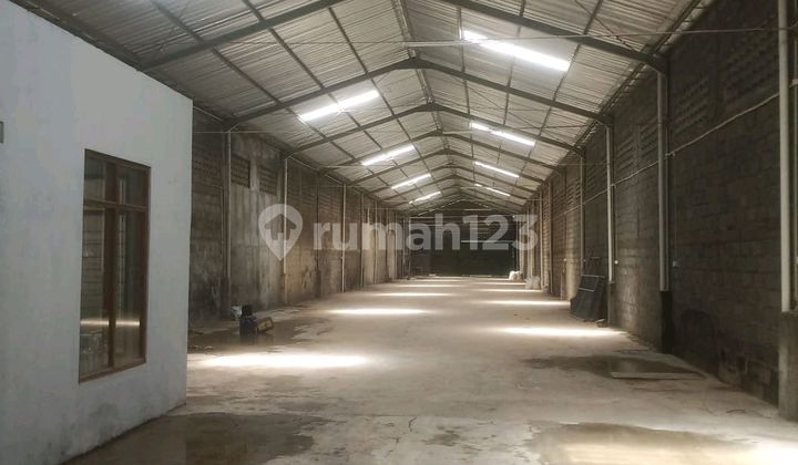 Warehouse on Bantul Road, Tirtonirmolo, Kasihan, Bantul, Yogyakarta
