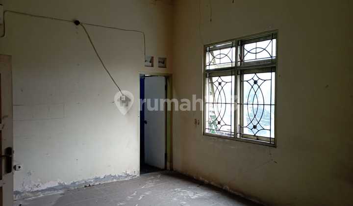 Bangunan Komersil 3 Lantai Di Jl Mangkuyudan Mantrijeron 2