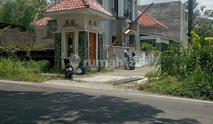 Rumah Hook 2 Lantai Dalam Perumahan Bali Residence Ngemplak Sleman