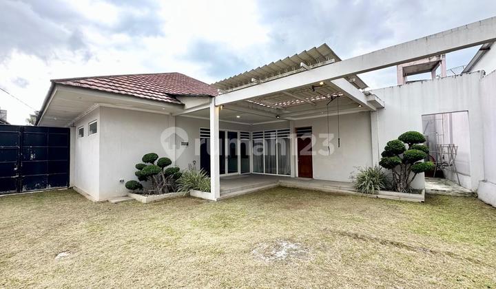 Rumah Bergaya Minimalis Modern Lokasi Tengah Kota Temanggung, Jawa Tengah