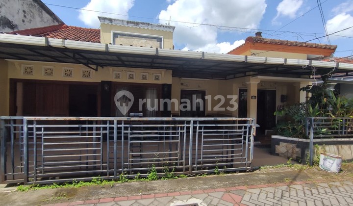 Rumah Tinggal 4 Kamar Lokasi Strategis Dekat Gembira Loka Zoo