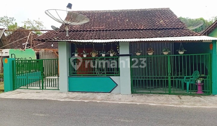 RUMAH TINGGAL DI SINGOSAREN, WONOSARI, IMOGIRI, BANTUL