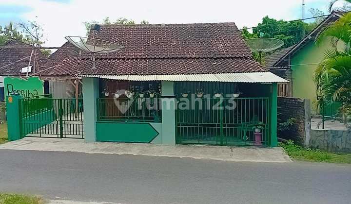 Residence in Singosaren, Wonosari, Imogiri, Bantul 2