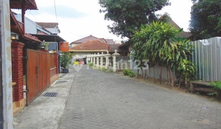 Large Yard House in Pandega Asih, Caturtunggal, Depok, Sleman, Yogyakarta 2