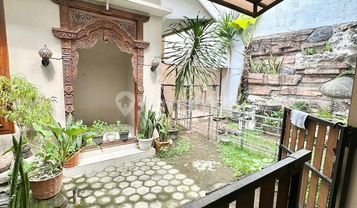 Luxurious 2-Story House Located Very Close to Pakuwon Mall, Condongcatur, Depok, Sleman 2