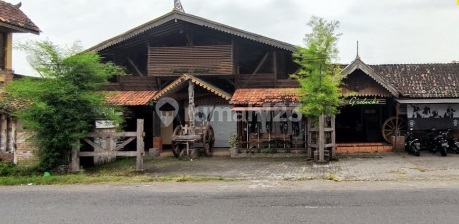 2-Story Gallery and Cafe Building on South Ringroad, Bantul