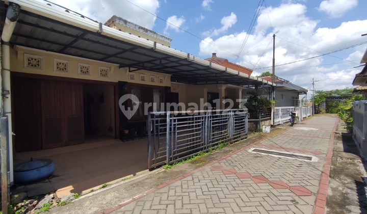 Rumah Tinggal 4 Kamar Lokasi Strategis Dekat Gembira Loka Zoo 2