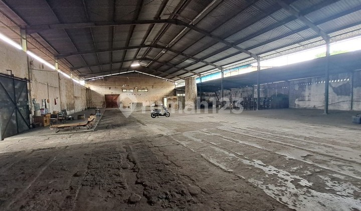 Strategic Warehouse & Spacious Office for Sale/Rent in Banguntapan, Jl. Wonosari Strategic Warehouse & Spacious Office for Sale/Rent in Banguntapan, Jl. Wonosari