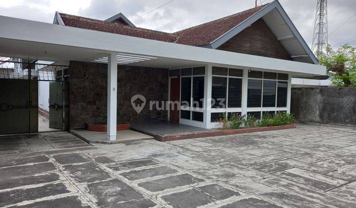 Gedung Kantor Luas, Parkir 8 Mobil, di Jl.Magelang KM 1 Dekat UGM 1