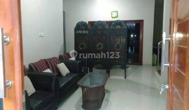 ruang tamu rumah furnished di quantum residence,