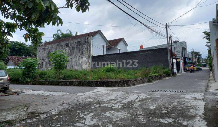 Tanah Hook di kawasan kos exclusive di Jalan Kaliurang KM 13 dekat Kampus UII  2