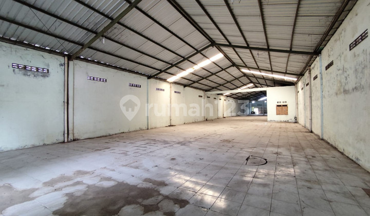 Spacious Warehouse on Prambanan Piyungan Road Spacious Warehouse on Prambanan Piyungan Road
