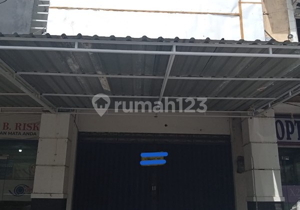 For Rent: 2-Storey Shop House in Business & Culinary Area, Seturan Raya, Caturtunggal, Depok, Sleman