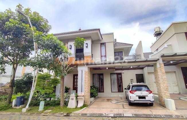 Rumah Mewah, Furnished, 5 Kamar Di Vasana Residence Dekat Ugm 1