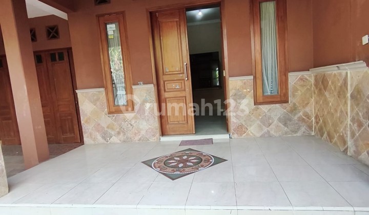 Beautiful 2-Story Strategic House on Jl. Palagan Near UGM, UII 2