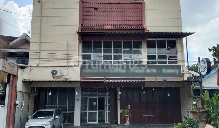 Peluang Bisnis Premium Sewa Ruang Usaha Strategis 3 Lantai di Kawasan Kranggan Pusat Kota, Cokrodiningratan, Jetis, Yogyakarta Peluang Bisnis Premium Sewa Ruang Usaha Strategis 3 Lantai di Kawasan Kranggan Pusat Kota, Cokrodiningratan, Jetis, Yogyakarta