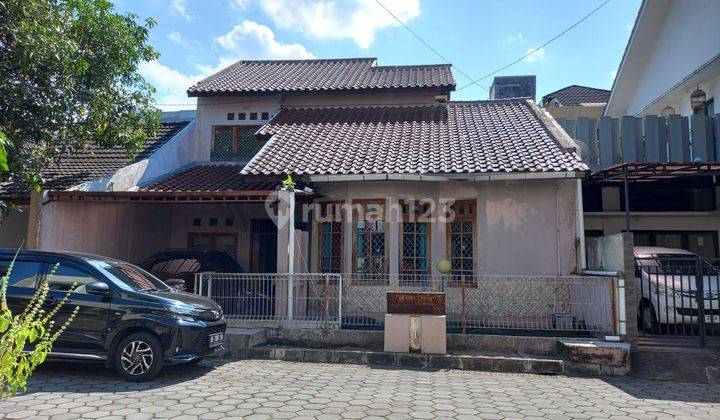 Rumah 2 Lantai Di Griya Perwita Wisata Jl. Kaliurang Dekat Uii 1