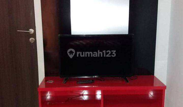ruang keluarga apartemen studentcastle dijuall murah di