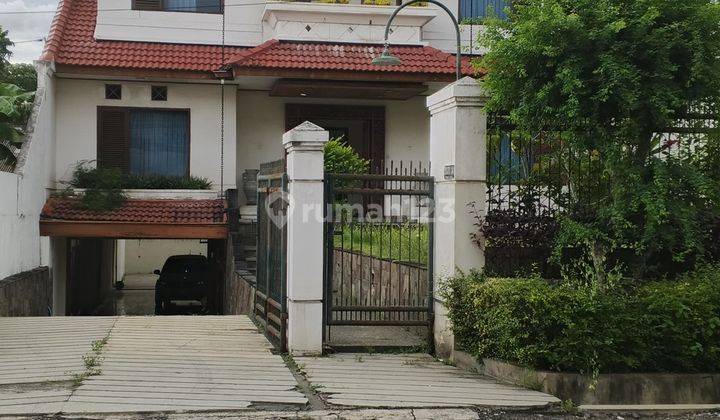Rumah Mewah. 3 Lantai, Halaman Luas Dekat Atma Jaya Babarsari 1