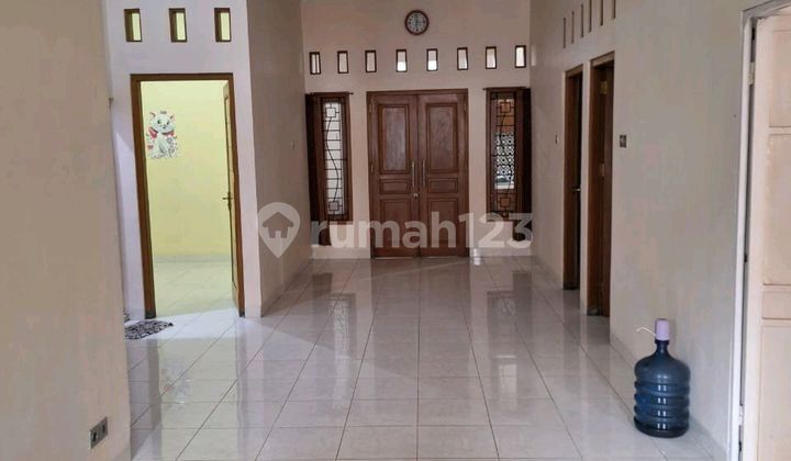 Rumah bisa untuk Kantor, 5 Kamar Tidur di Maguwo Jl. Solo KM 8 2