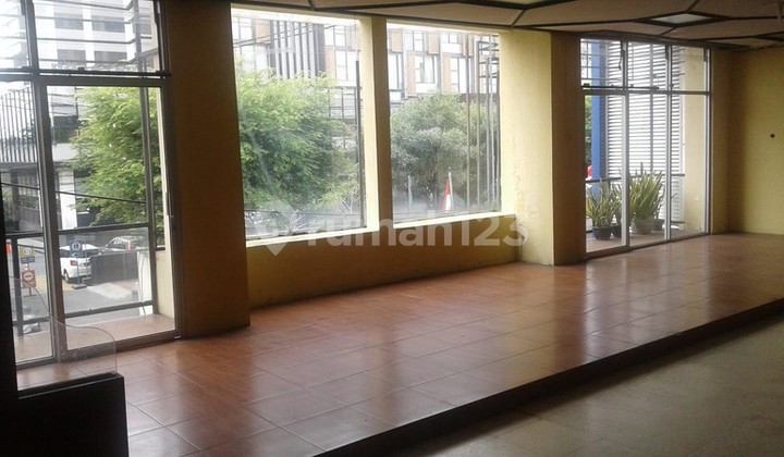 Premium 3-Storey Shop House + Rooftop in Downtown Jogja, Ideal for Business, Near Tugu Station & Malioboro 2