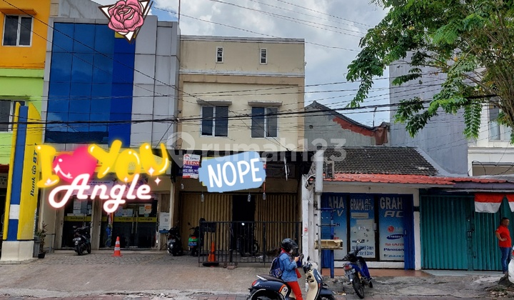 Disewakan Ruko Tiga Lantai Di Pondok Kelapa