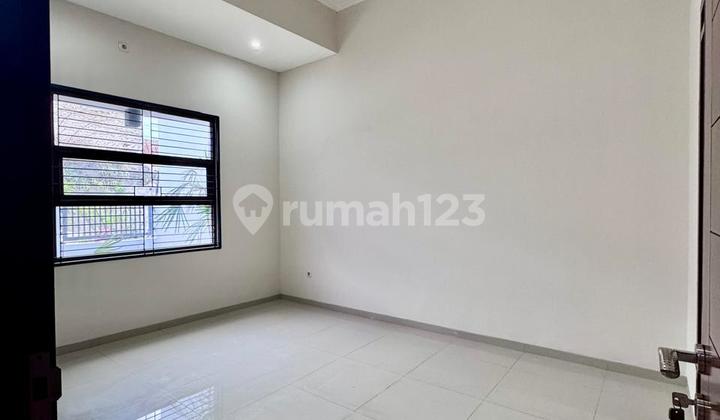 Minimalist House in Taman Kopo Indah 2 Near Pasar Segar 2