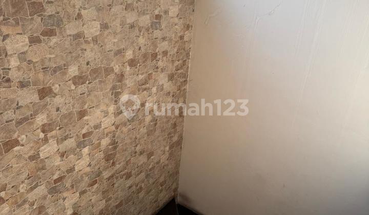 rumah bersih terawat siap huni di singgasana 2