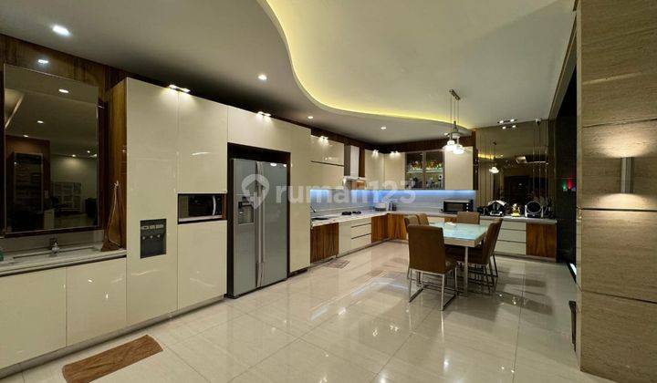 Rumah Mewah Modern Full Furnished di Kota Baru Parahyangan 2