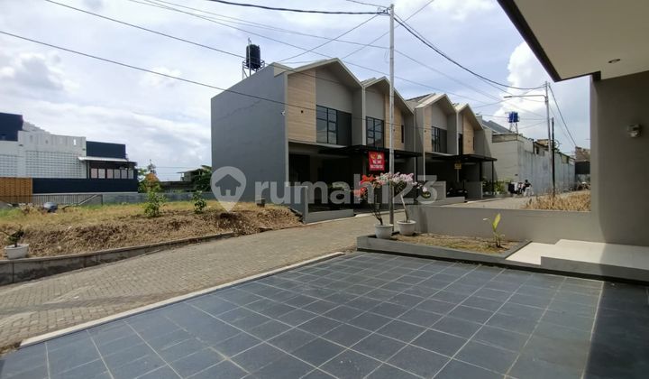 ruma minimalis modern di cluster budi luhur asri