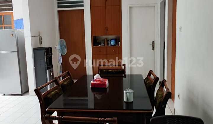 Rumah Lama Cantik Terawt di Komplek Dian Permai