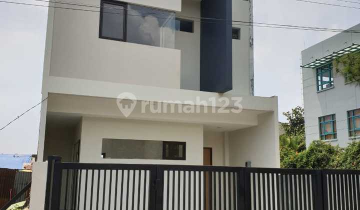 rumah bangunan baru siap huni di setiabudi 2