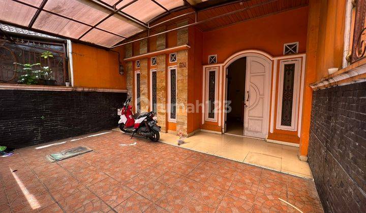 Disewakan rumah di Sarijadi  1