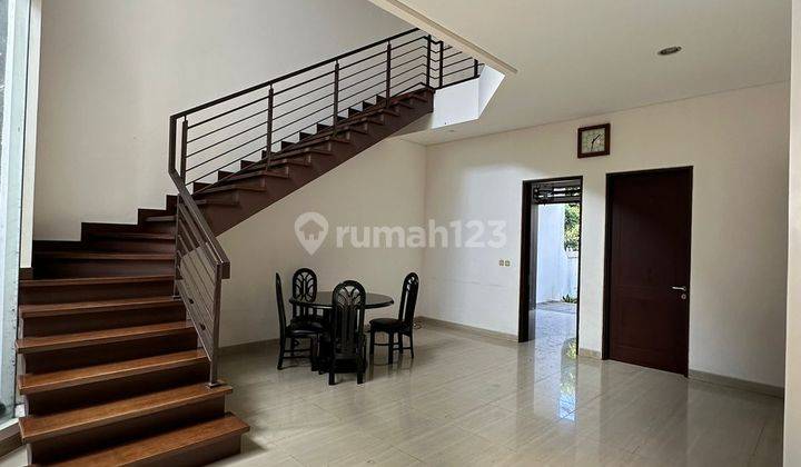 Disewakan Rumah Cantik Modern di Batununggal 2