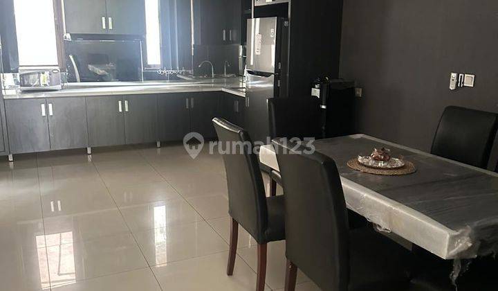 Rumah Minimalis Cantik di Town House Kompleks Maple  2