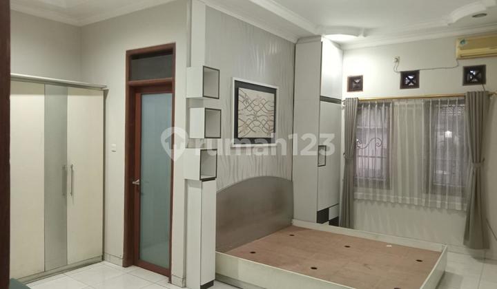 Rumah Nyaman Modern 2 Lantai di Komplek Mekar Wangi 2